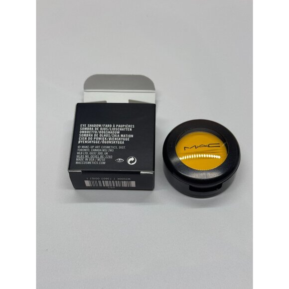 MAC Eye Shadow Matte Chrome Yellow - Picture 4 of 4